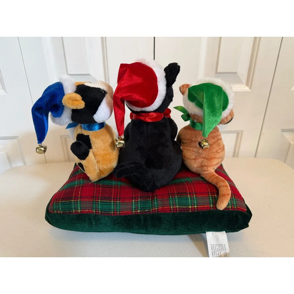 Gemmy Animated Christmas Cats Trio on Plaid Pillow Holiday Musical Plush 2005